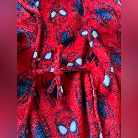 Marvel Spider-Man Size 6 Robe - Red and Blue - Picture 6 of 6